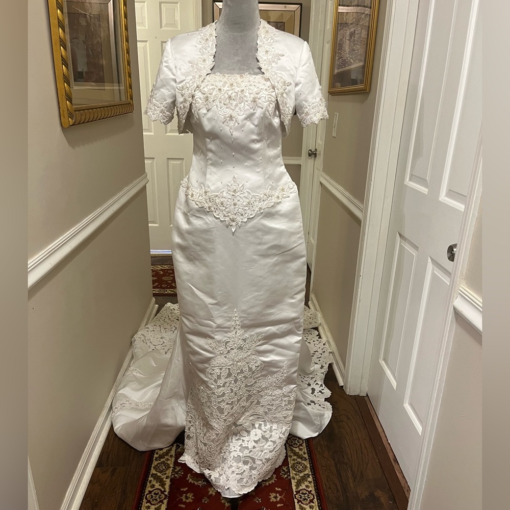 PreOwned, Ivory, Formal, Custom Made, Bridal Ensemble (5 pieces) Size 6